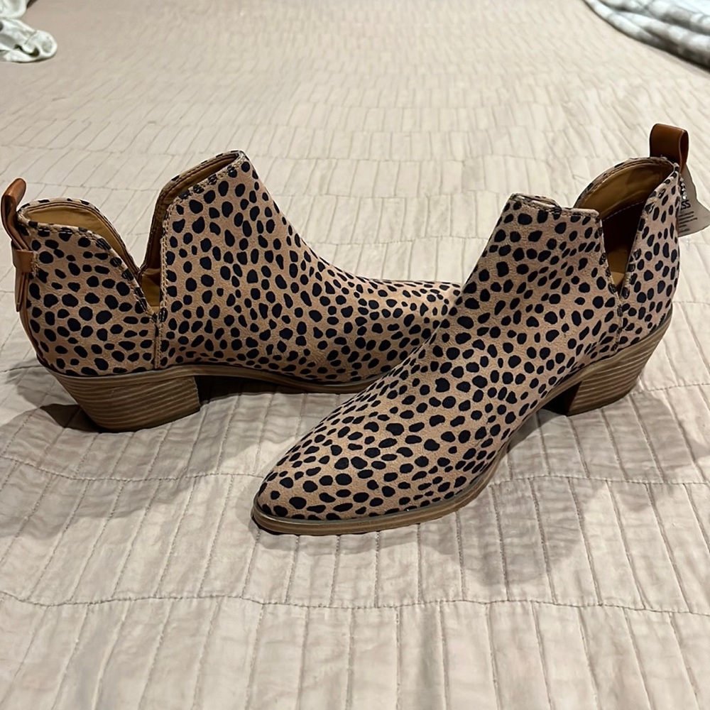 Animal Print Nine West Booties!  Cute Brand New - never worn booties!